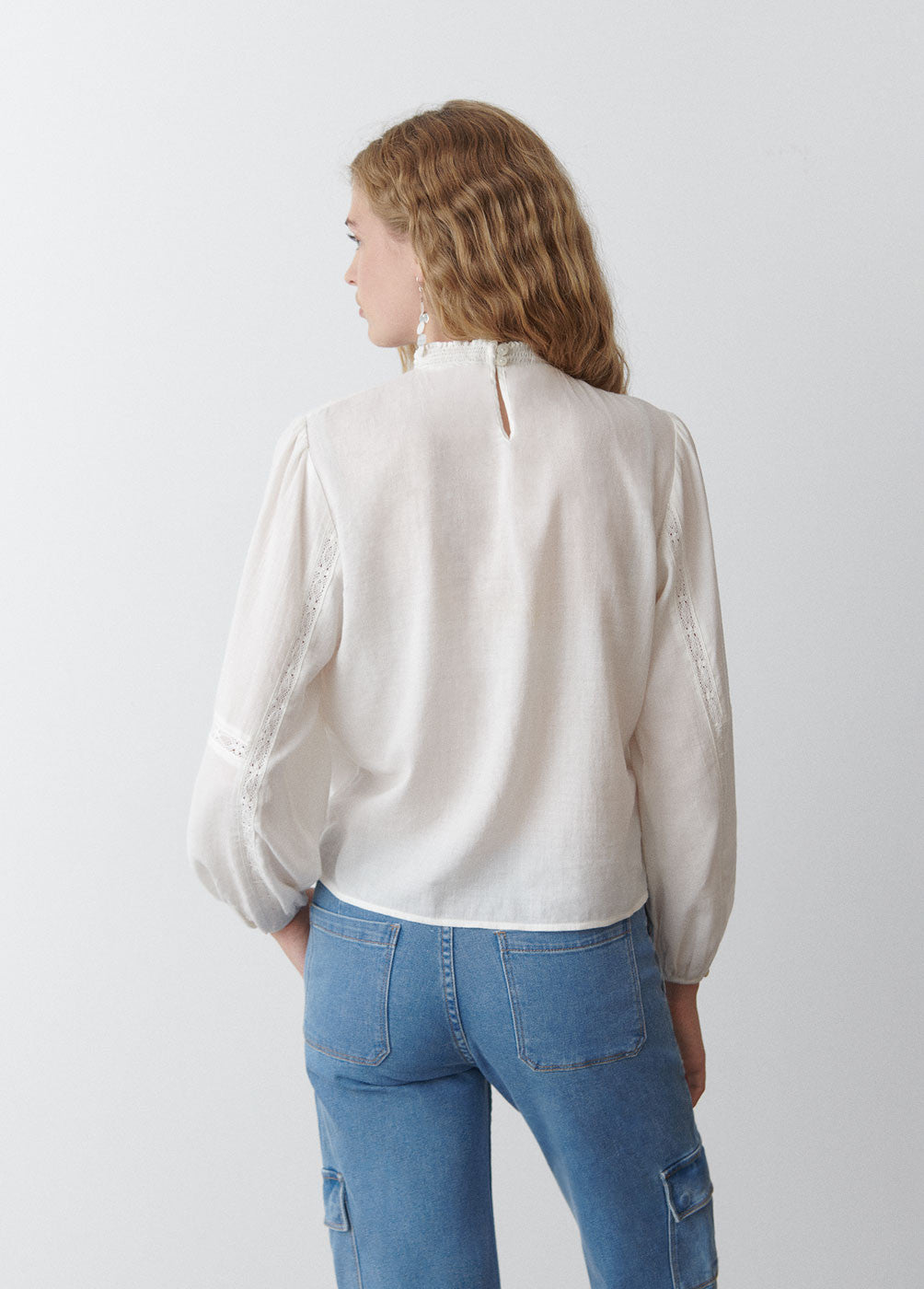 Blusa romántica puntillas